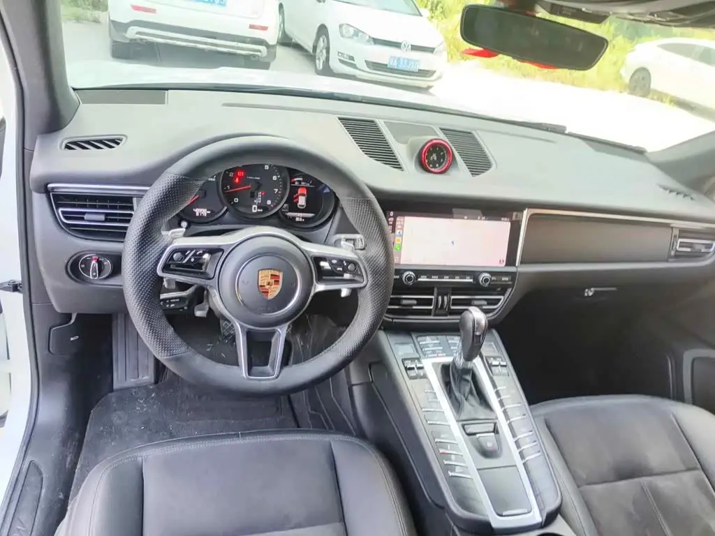 Porsche Macan 2020 — Photo 10/11