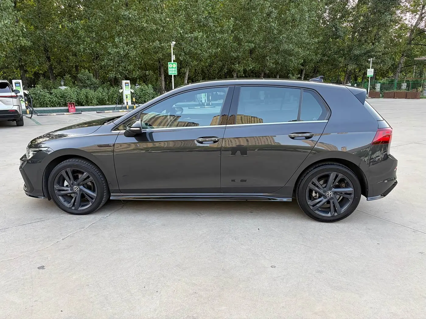 Volkswagen Golf 2022 — Photo 8/19
