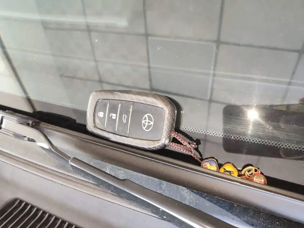 Toyota Prado 2016 — Photo 9/20