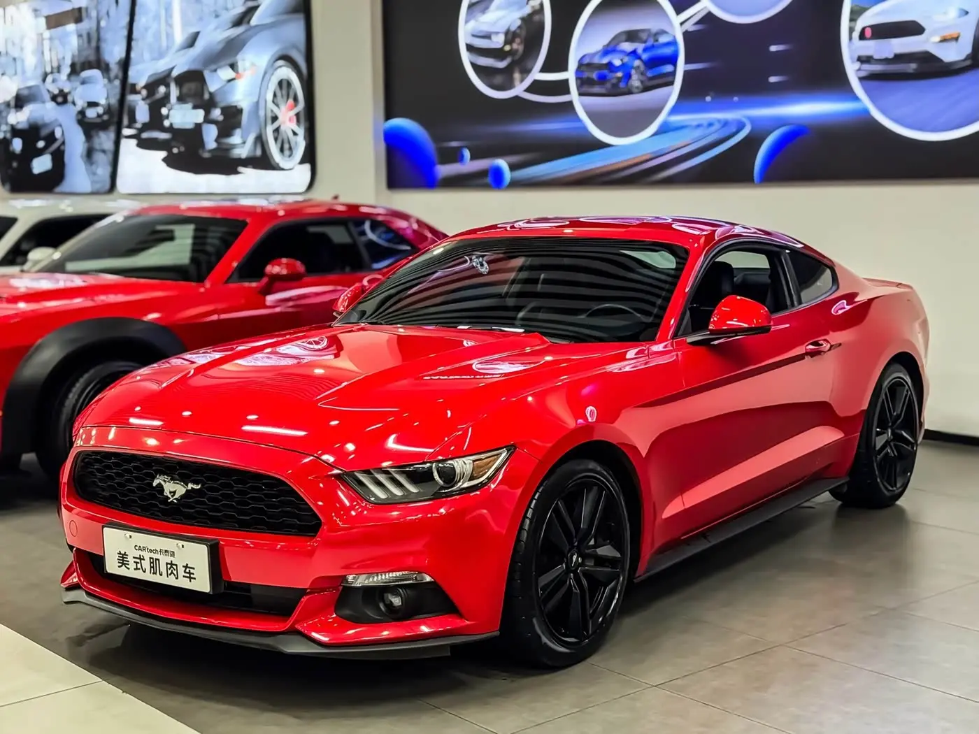 Ford Mustang 2018 — Фото 1/9
