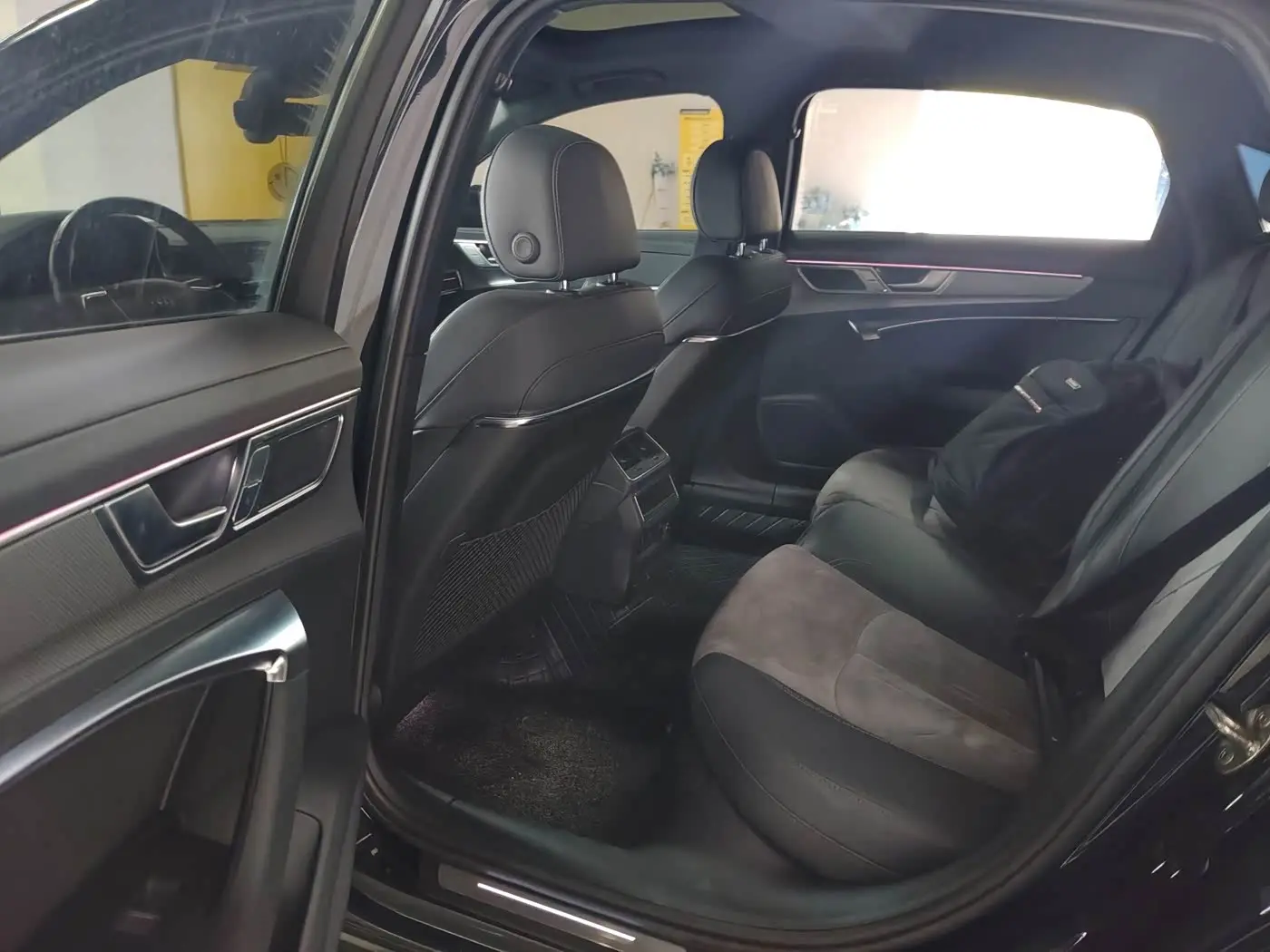 Audi A6L 2023 — Photo 8/9