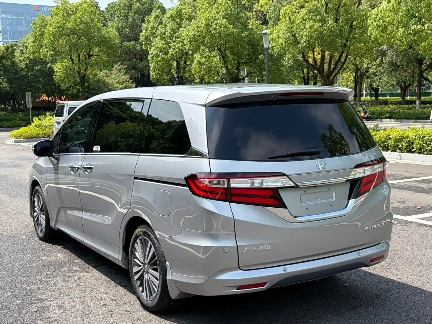 Honda Odyssey 2019 — Фото 10/17
