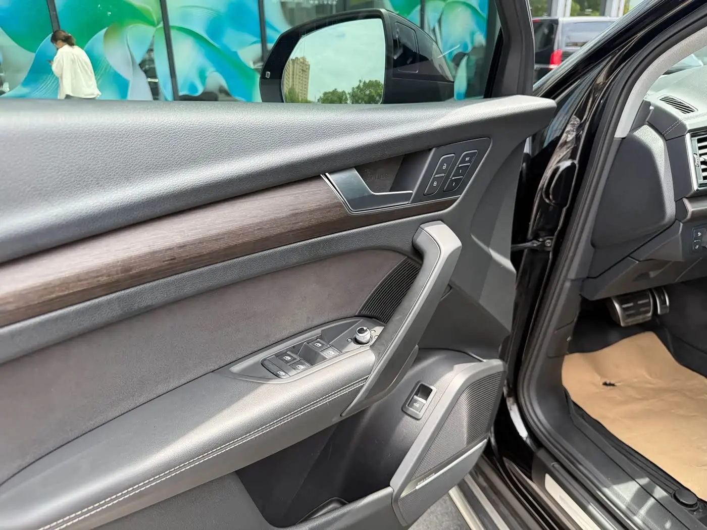 Audi Q5L 2022 — Şəkil 12/20