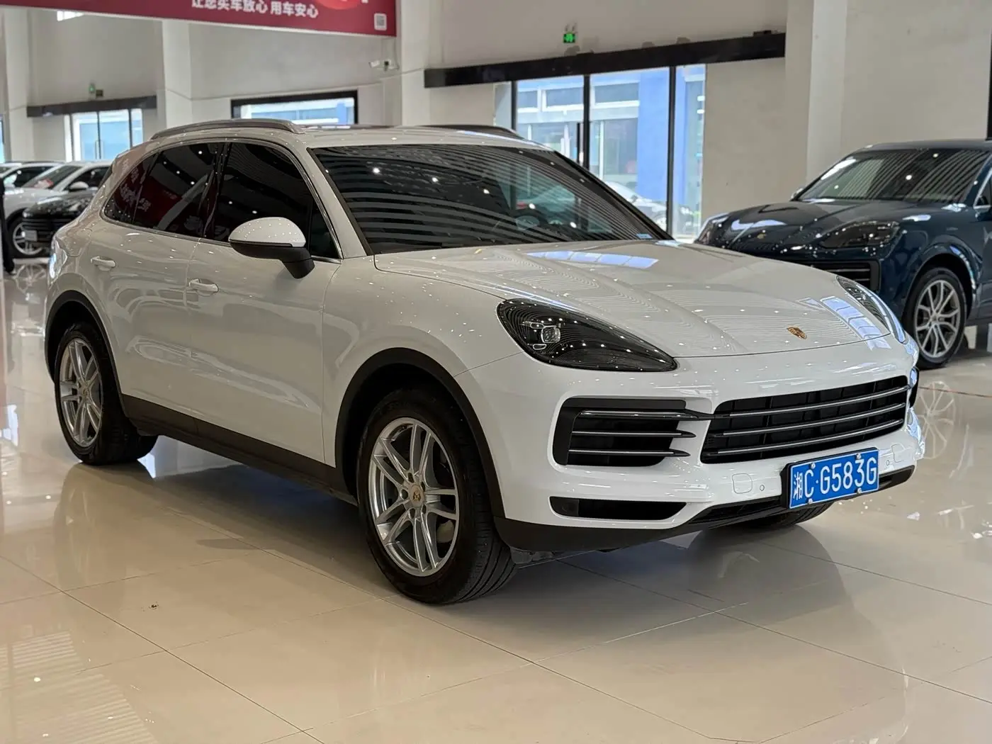 Porsche Cayenne 2019 — Фото 3/11