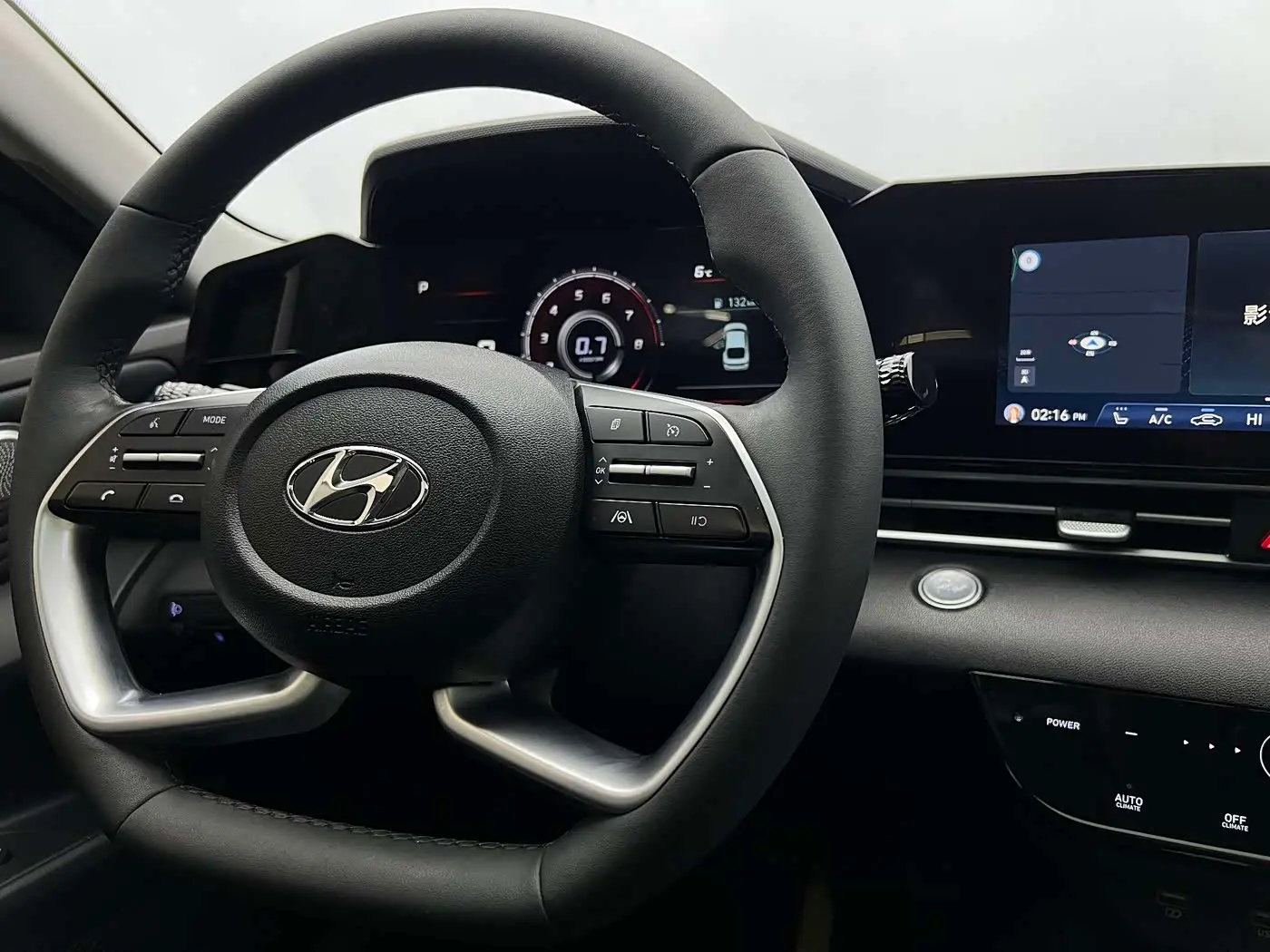 Hyundai Elantra 2023 — Photo 19/20