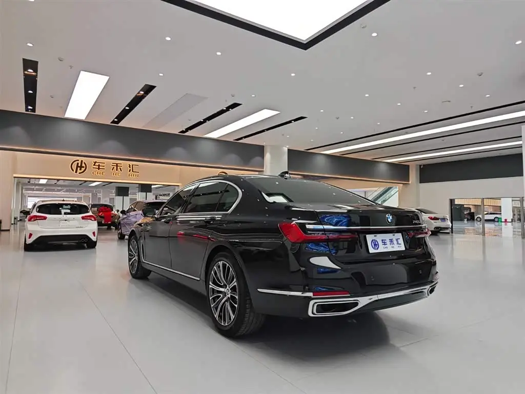 BMW 7 Series 2022 — Photo 11/14