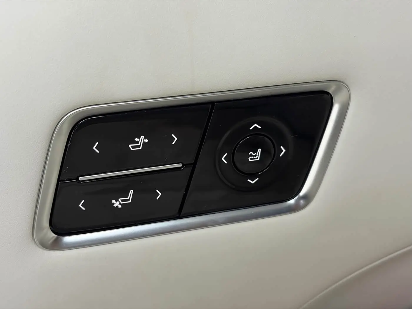 Buick GL8 New Energy 2024 — Photo 15/20