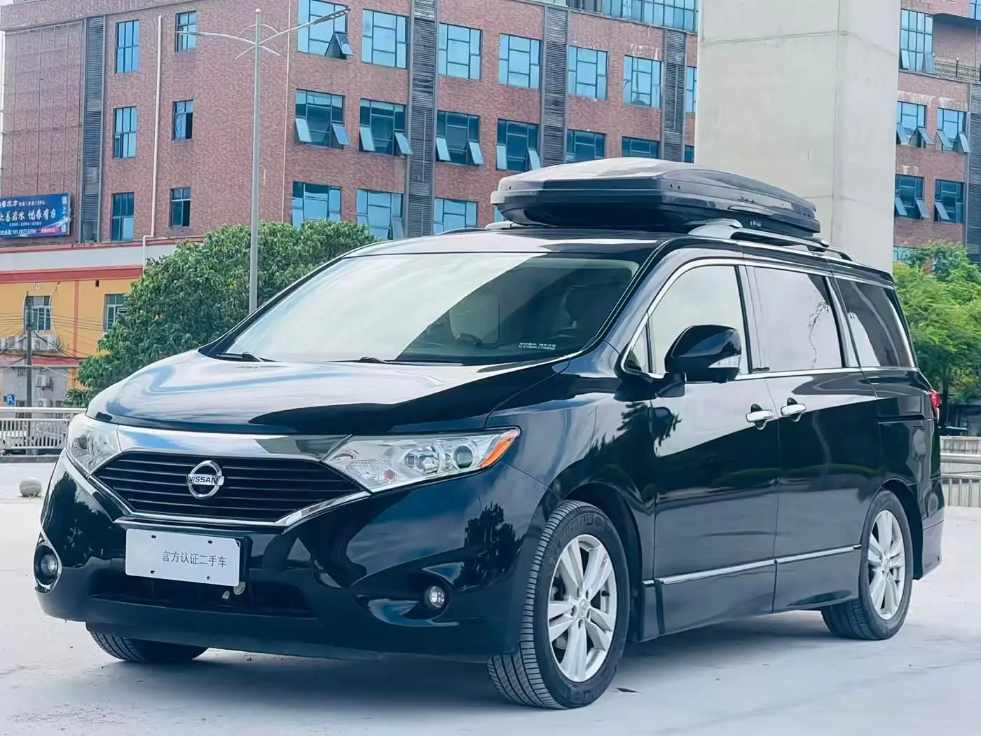 Nissan Quest 2018 — Фото 1/11