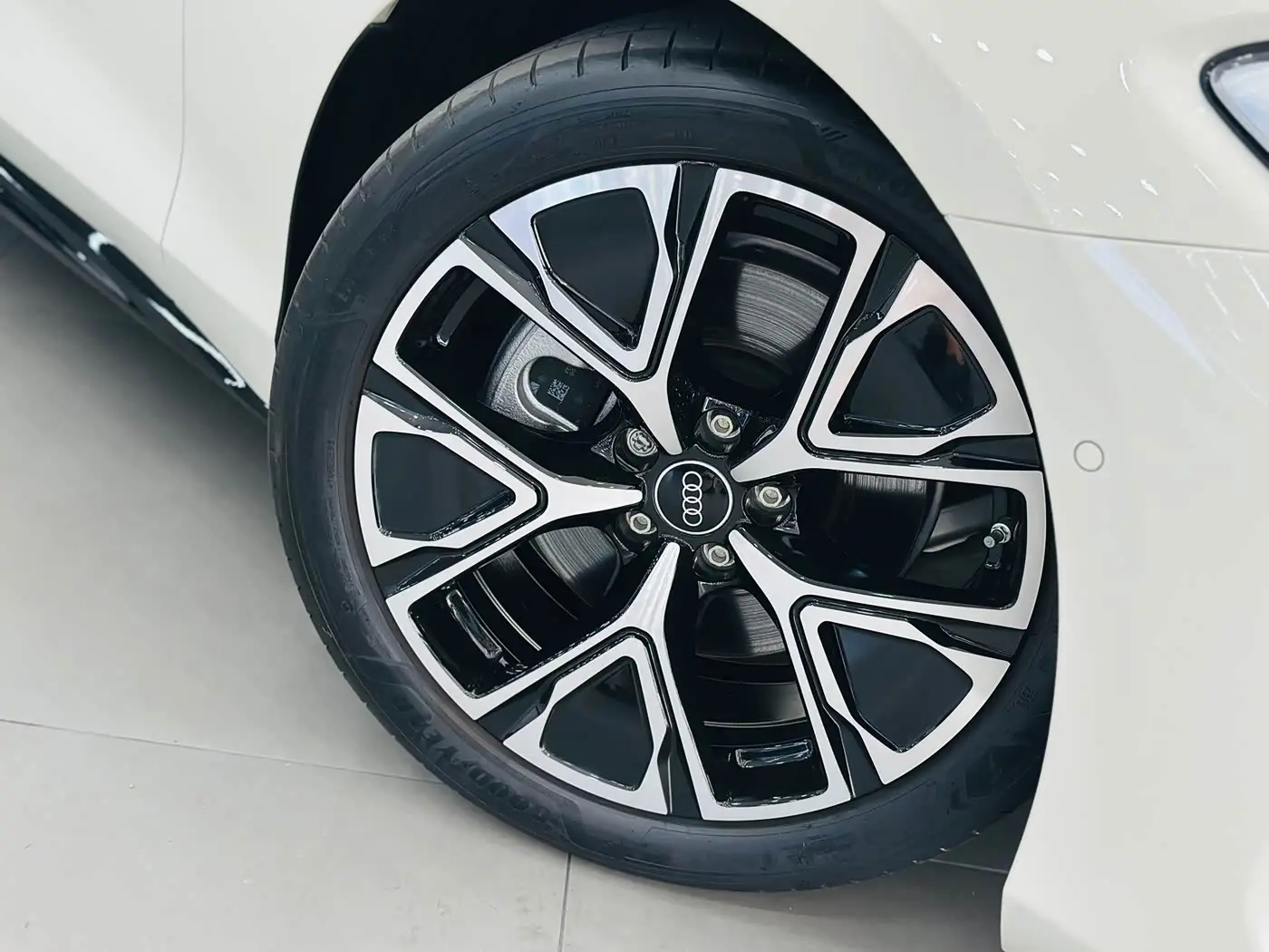 Audi A5L Sportback 2025 — Фото 10/18