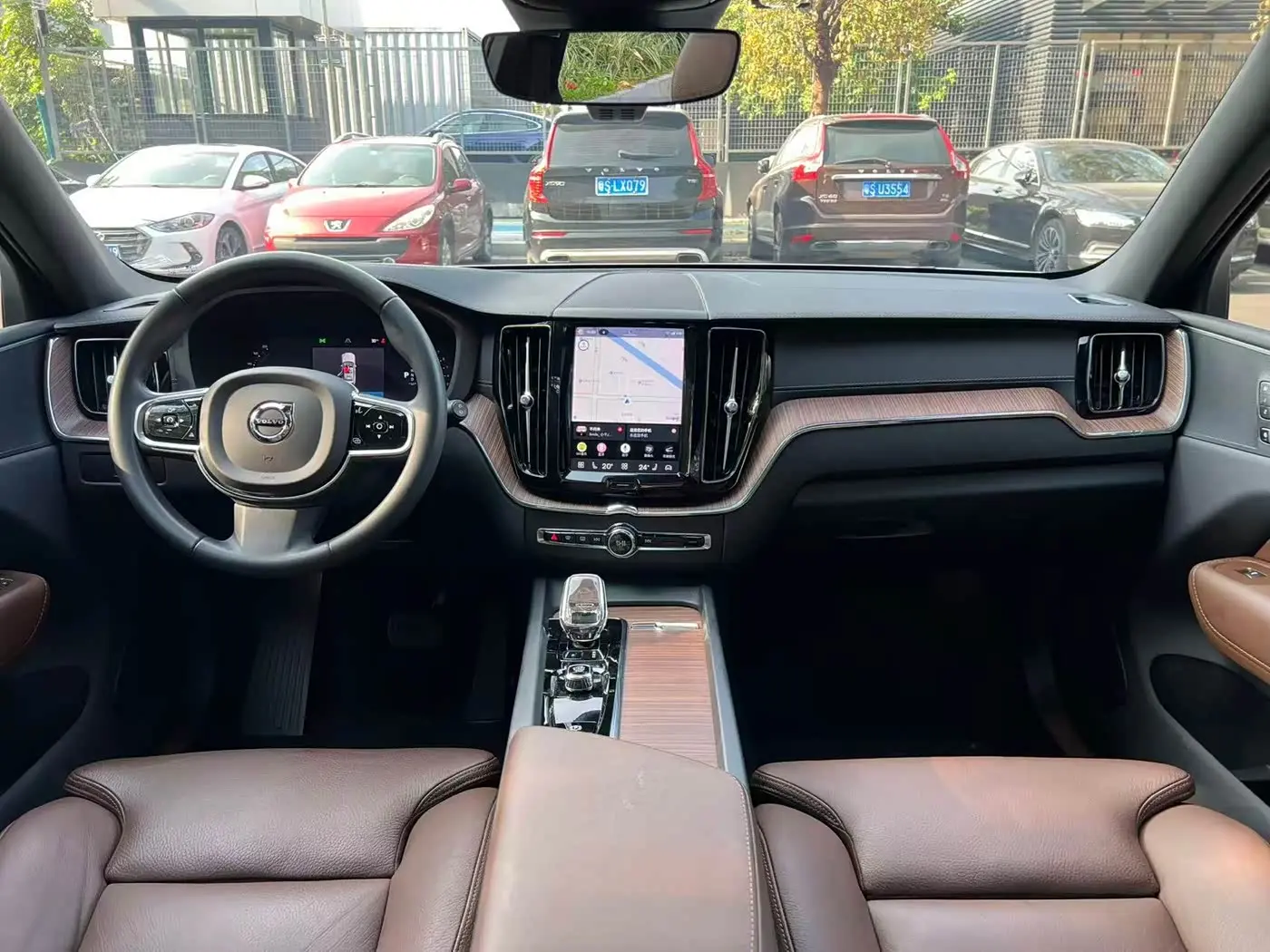 Volvo XC60 2022 — Фото 7/12