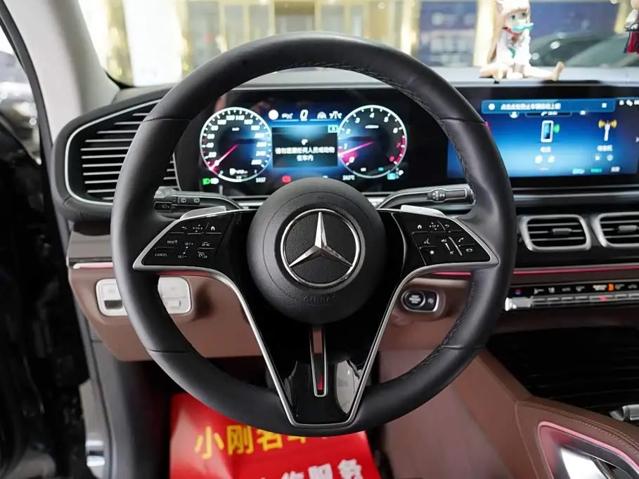 Mercedes-Benz GLE 2025 — Фото 8/19