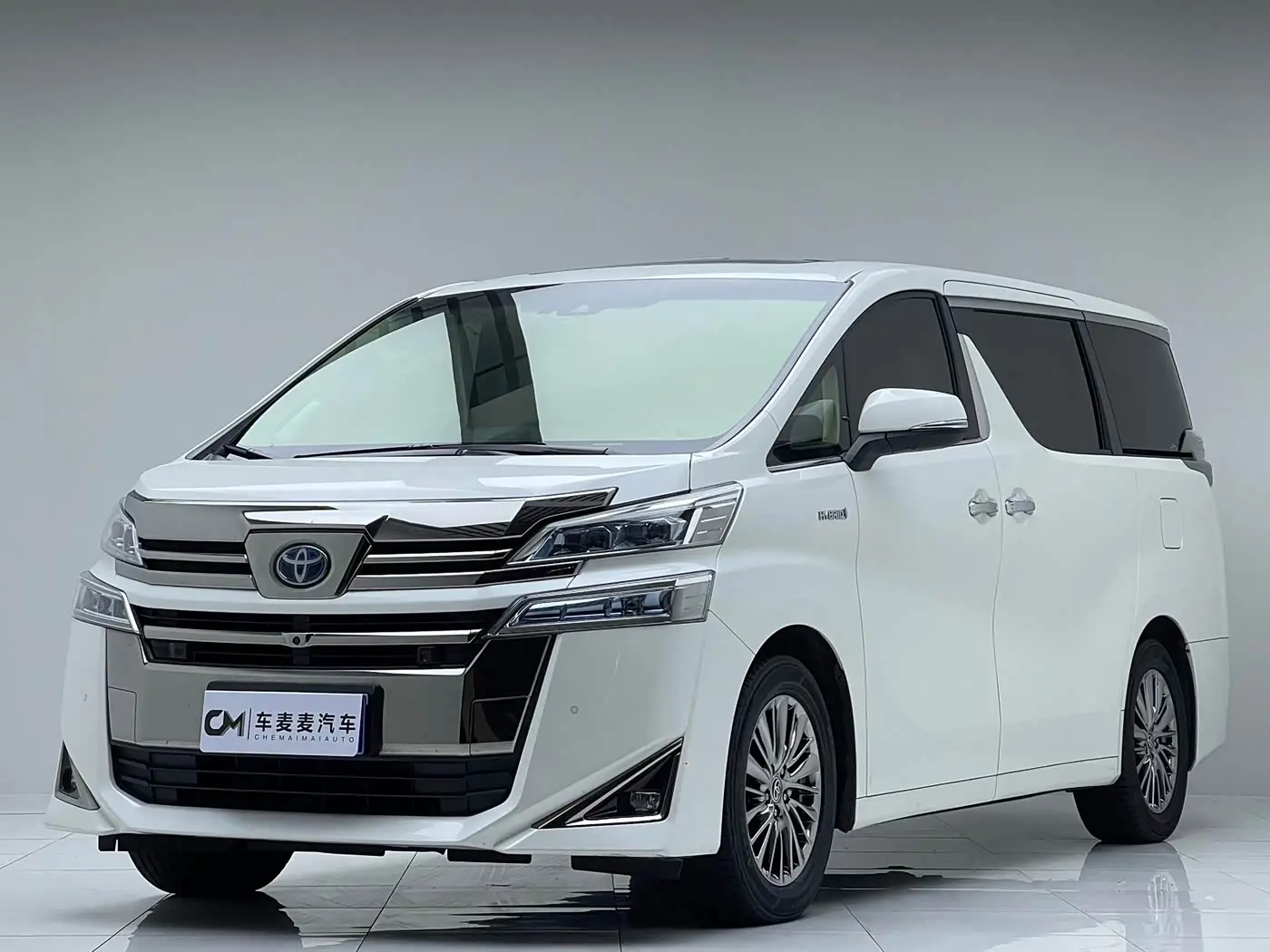 Toyota Vellfire 2021 — Photo 1/13