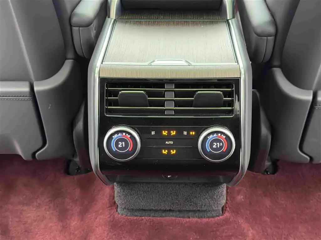 Land Rover Range Rover 2024 — Фото 15/20