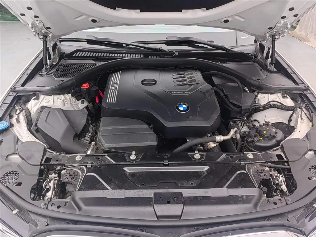 BMW 3 Series 2021 — Photo 17/18