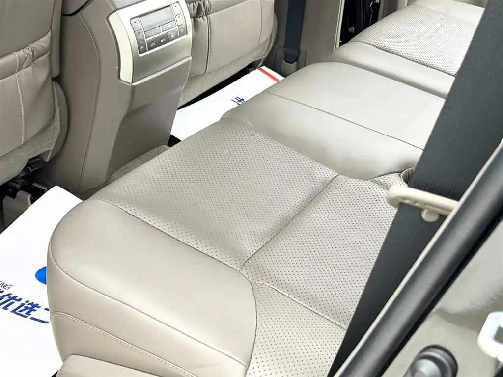Lexus GX 2013 — Photo 8/20