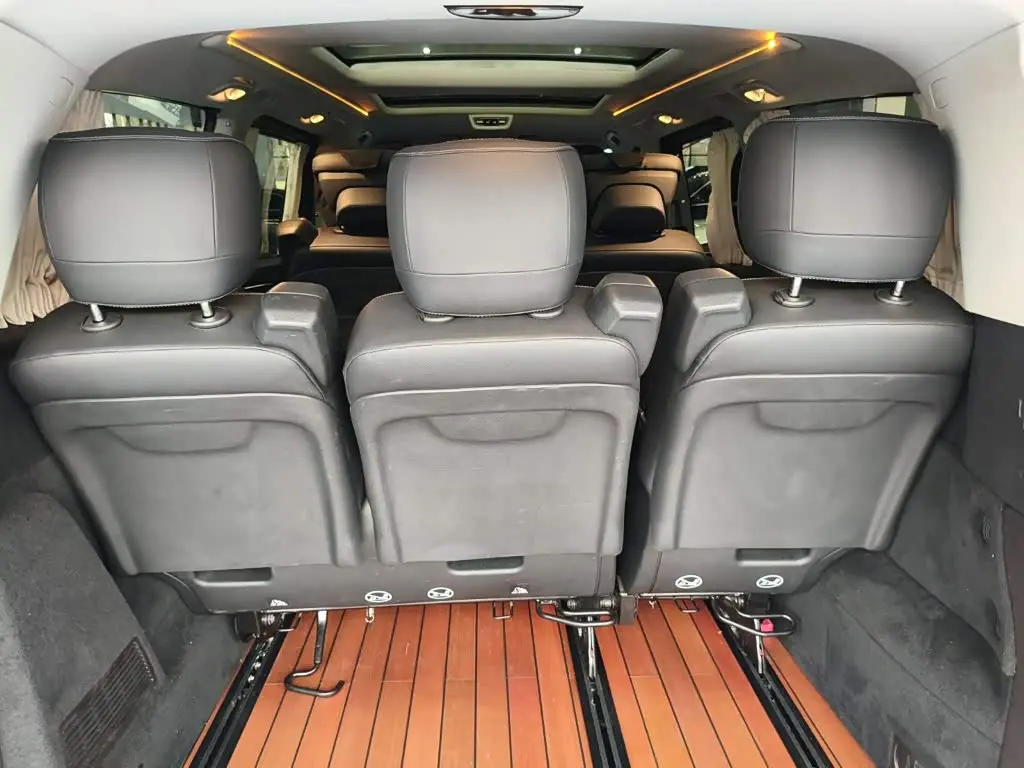 Mercedes-Benz V-Class 2022 — Фото 18/20