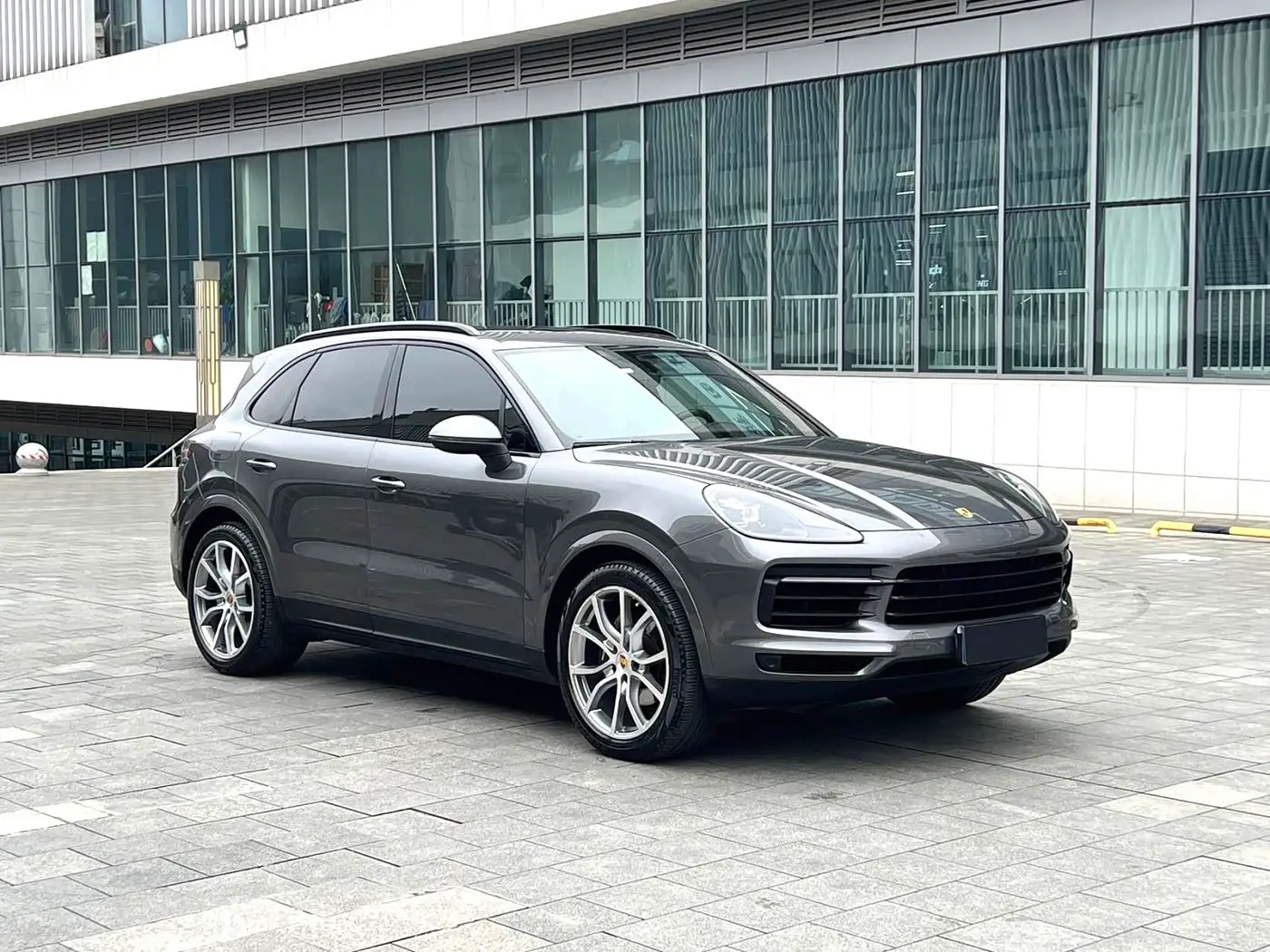 Porsche Cayenne 2021 — Фото 3/13