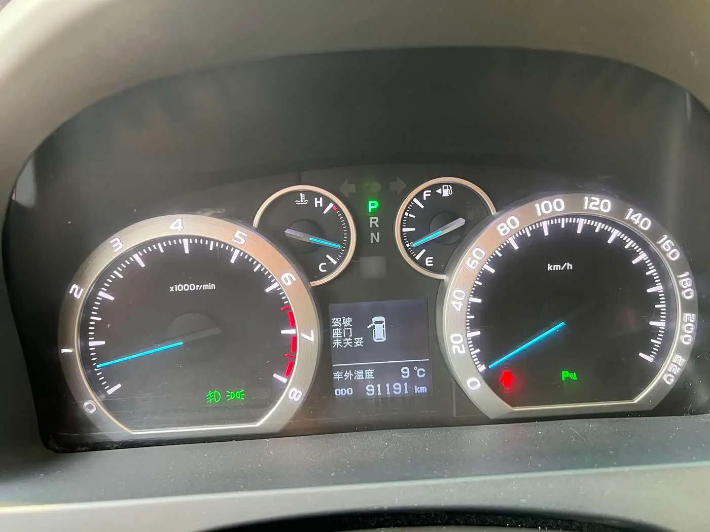 Toyota Alphard 2012 — Photo 18/18