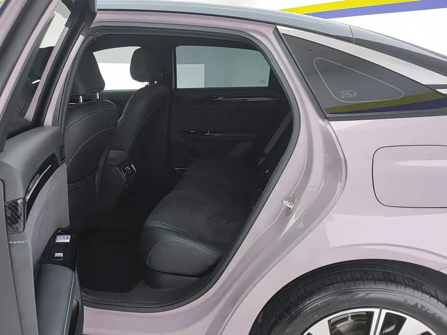 Geely Galaxy Galaxy L6 2024 — Photo 11/16