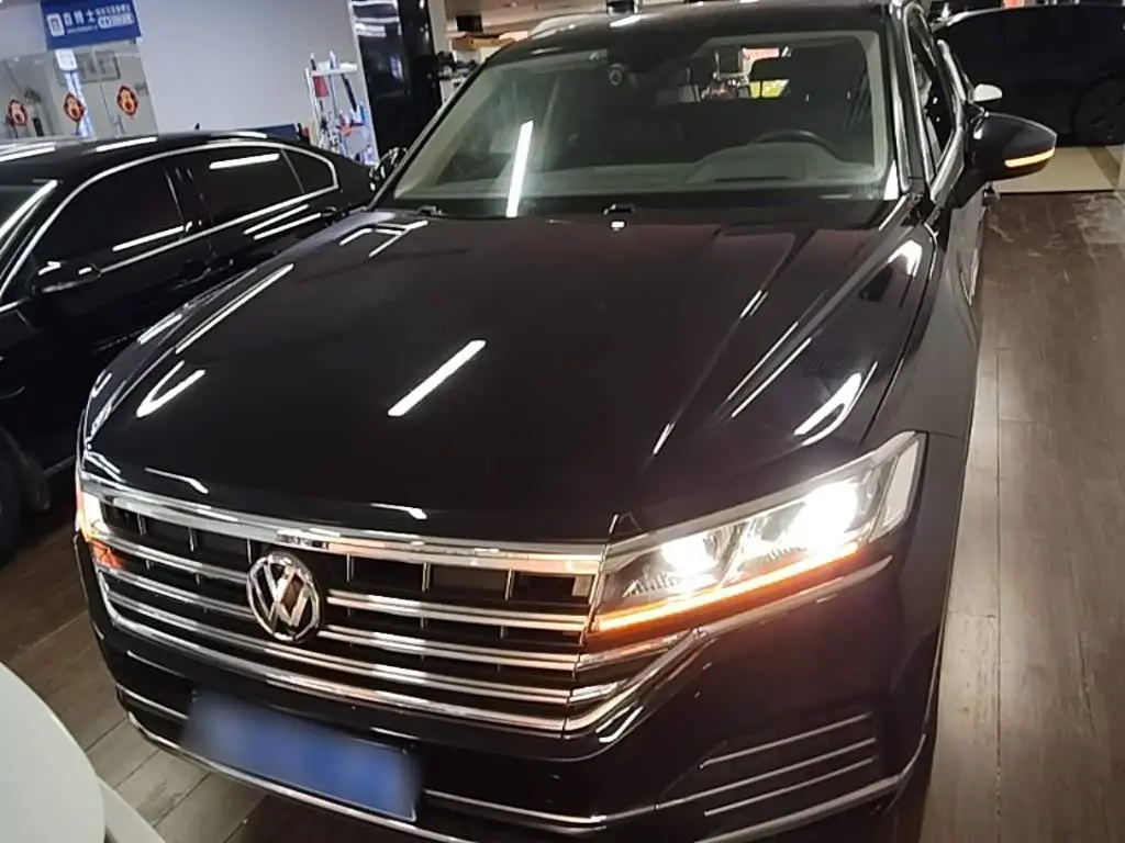 Volkswagen Touareg 2019 — Фото 3/20
