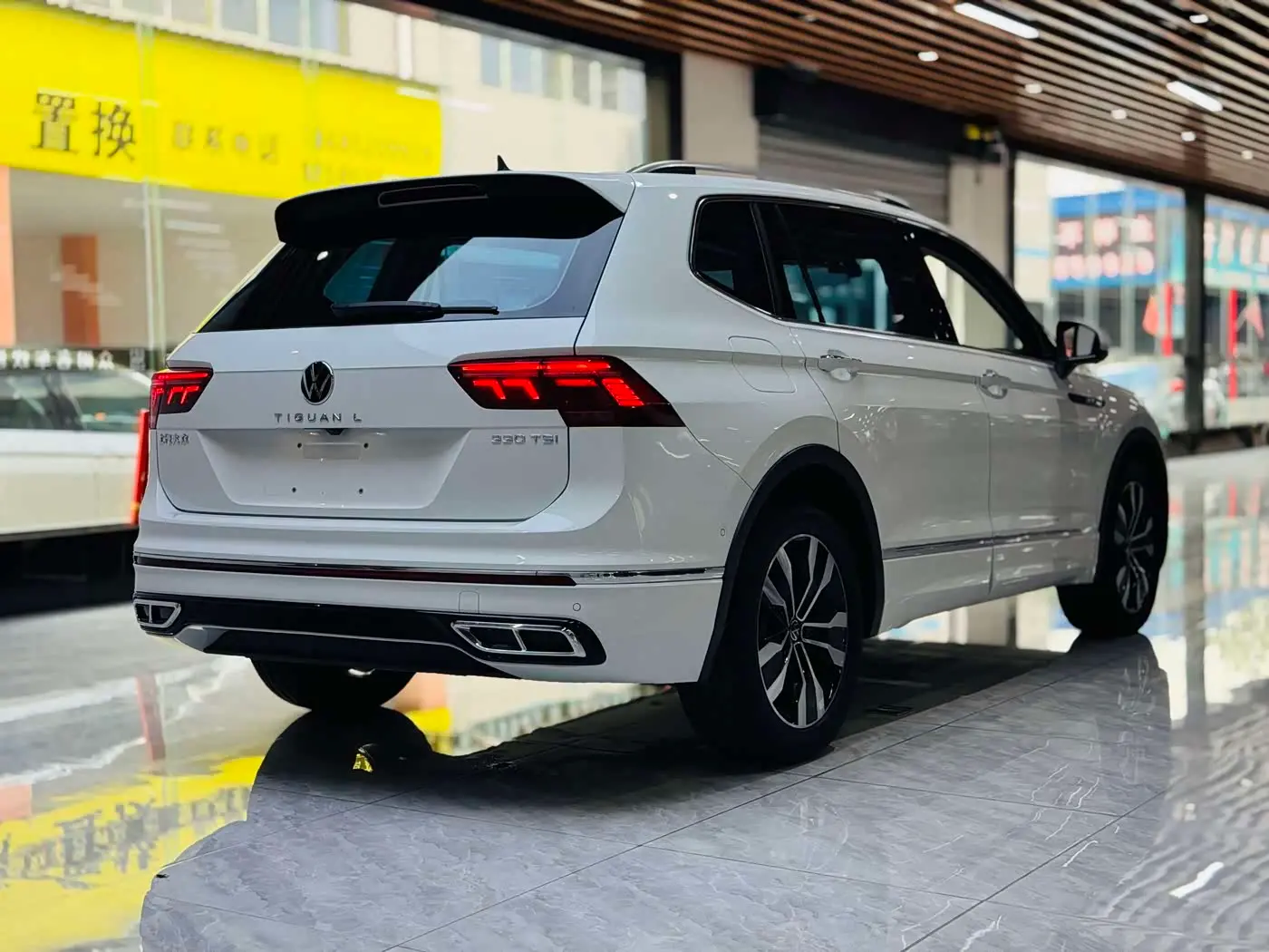 Volkswagen Tiguan L 2024 — Фото 16/20
