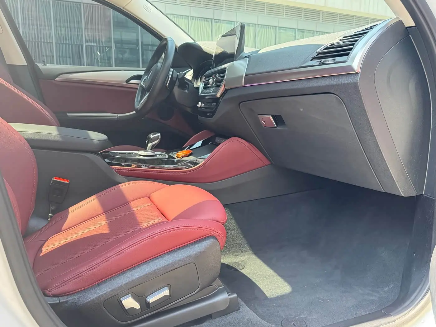 BMW X4 2023 — Фото 12/20