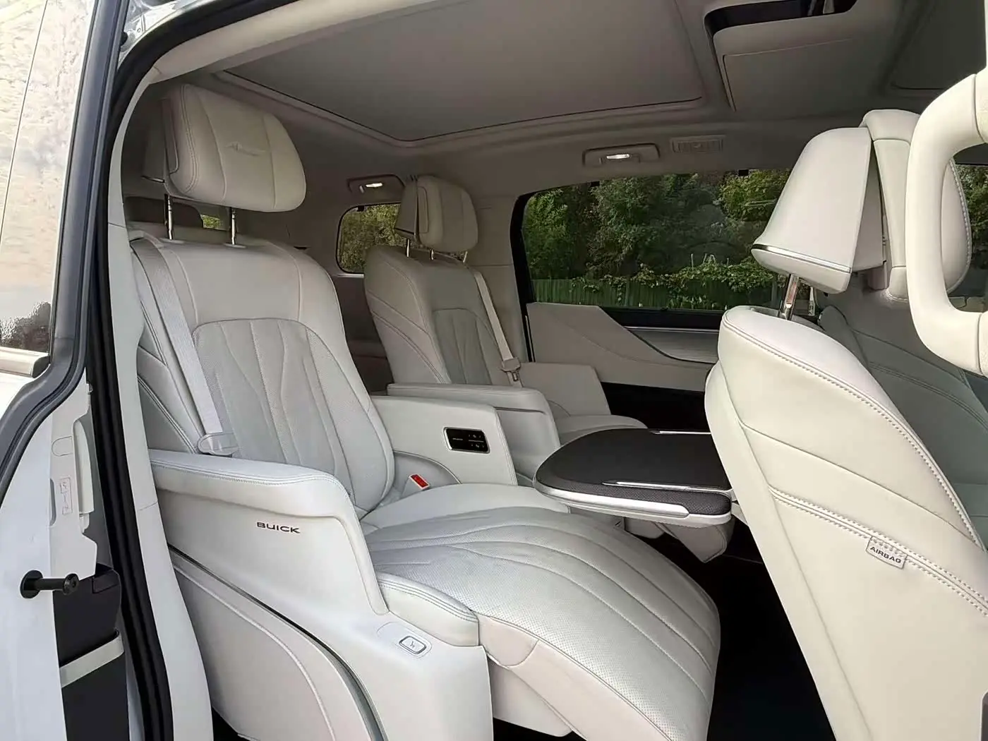 Buick GL8 New Energy 2024 — Photo 20/20