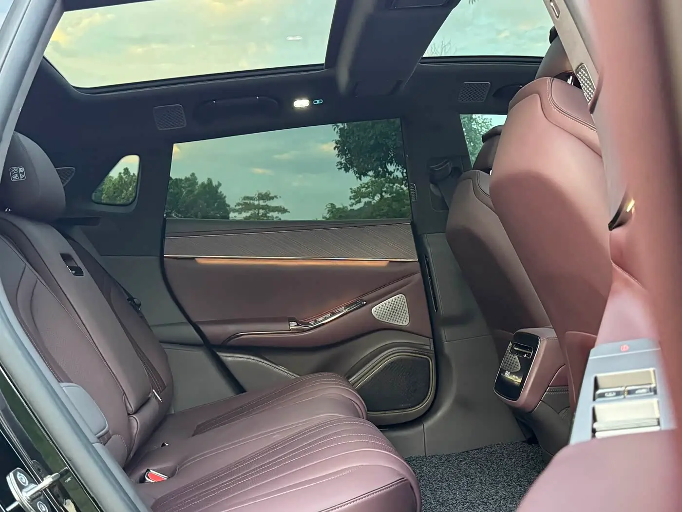 Denza Z9GT 2025 — Photo 14/20