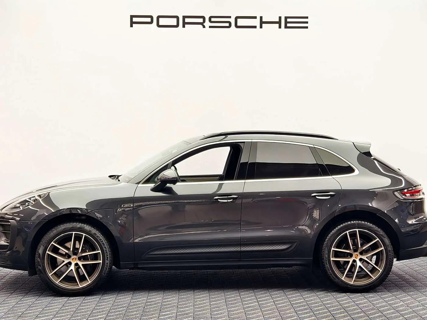 Porsche Macan 2025 — Фото 7/13