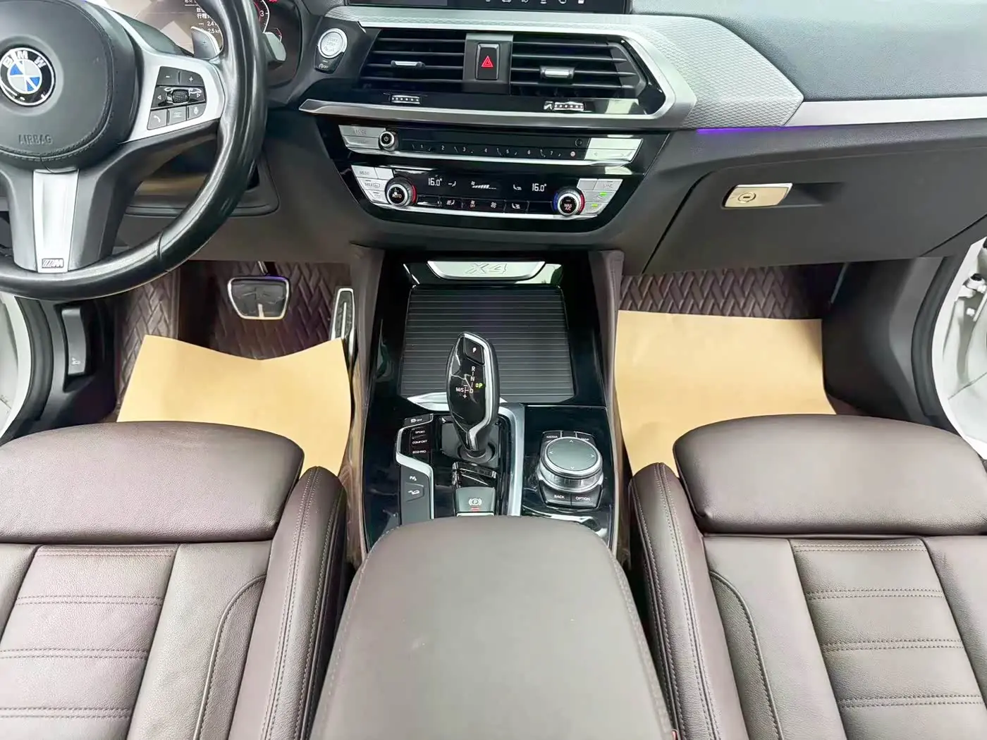 BMW X4 2021 — Фото 17/20