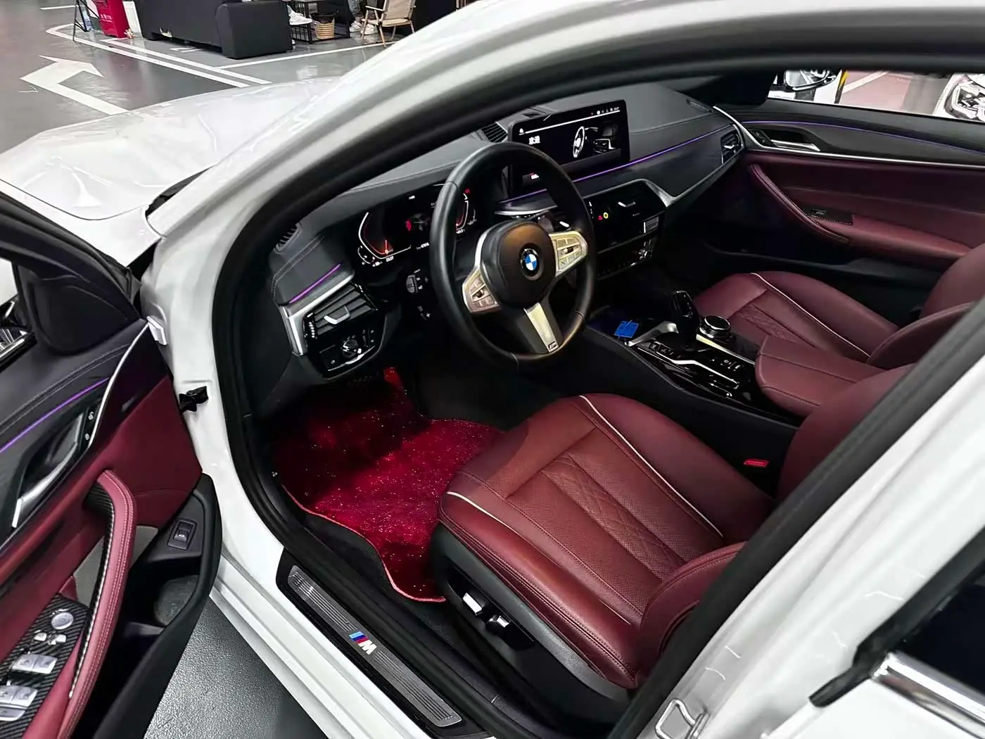 BMW 5 Series 2023 — Photo 6/9