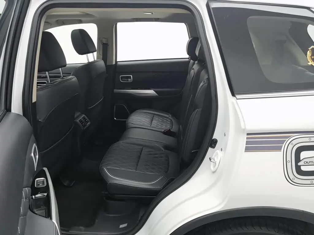 Mitsubishi Outlander 2020 — Photo 15/20