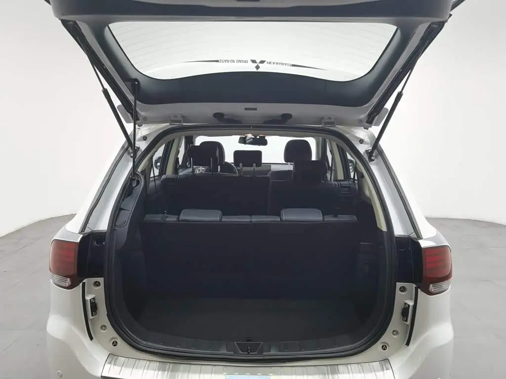 Mitsubishi Outlander 2020 — Photo 16/20