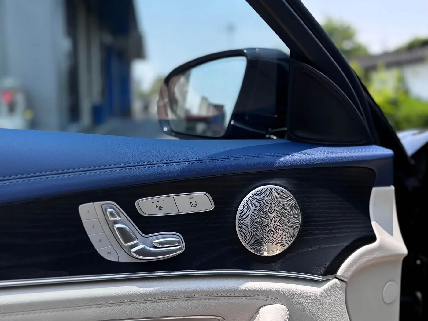 Mercedes-Benz E-Class 2022 — Photo 13/20