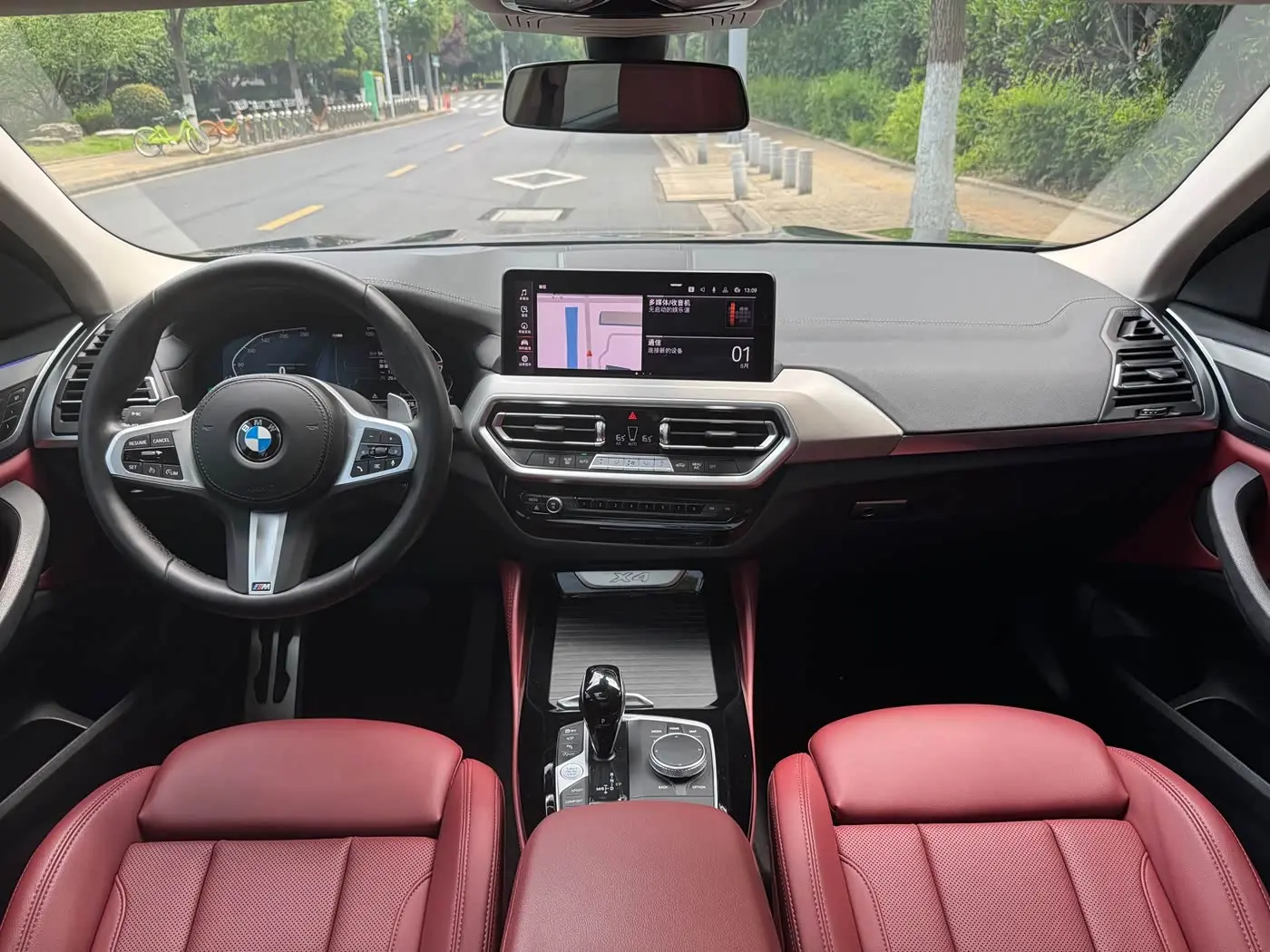 BMW X4 2022 — Photo 14/15