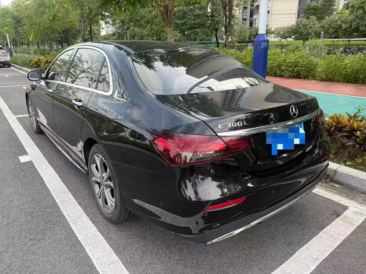 Mercedes-Benz E-Class 2023 — Şəkil 11/11