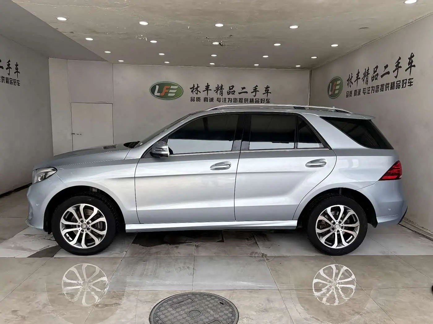 Mercedes-Benz GLE 2016 — Фото 4/20