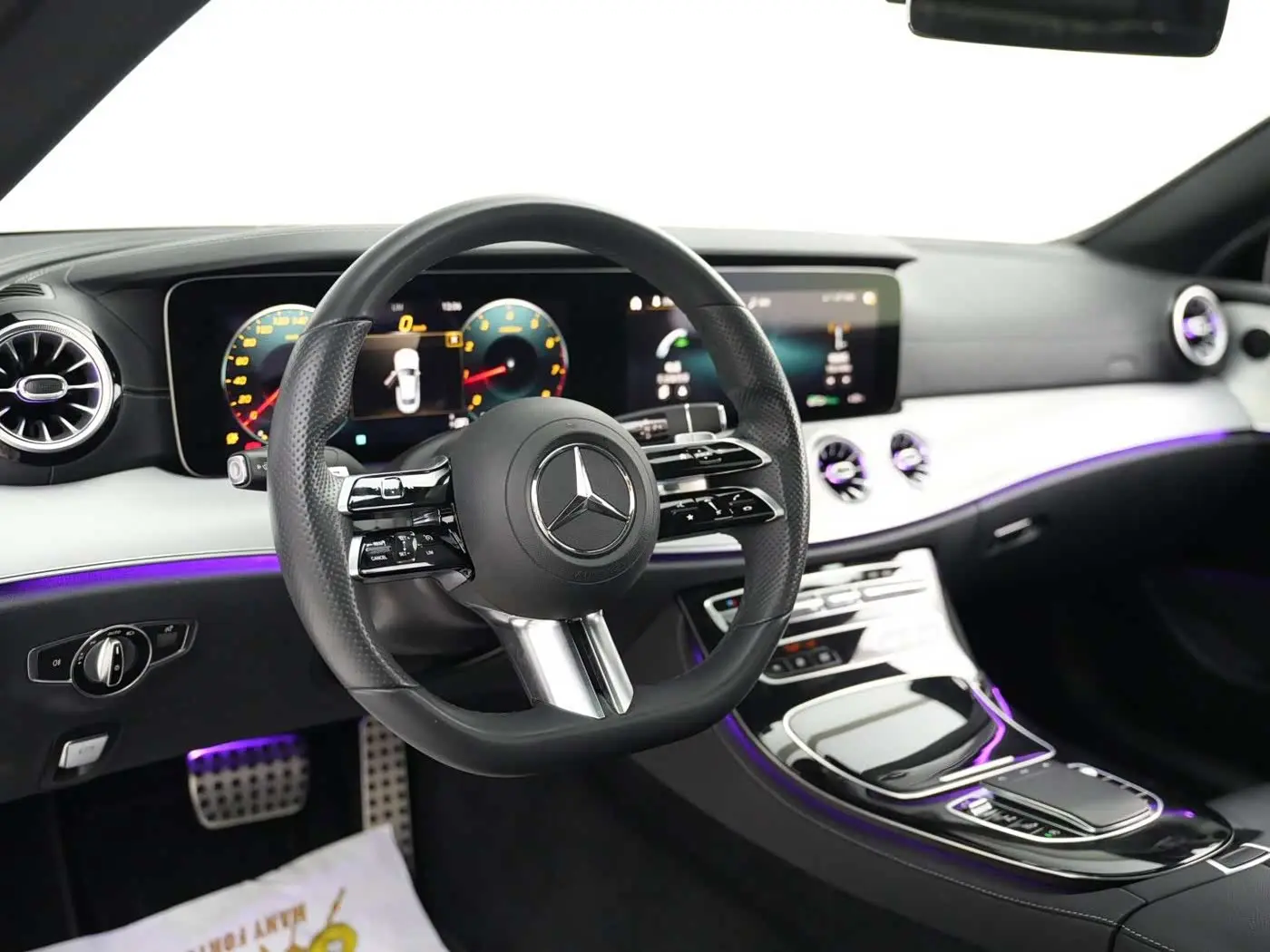 Mercedes-Benz E-Class 2022 — Photo 4/20