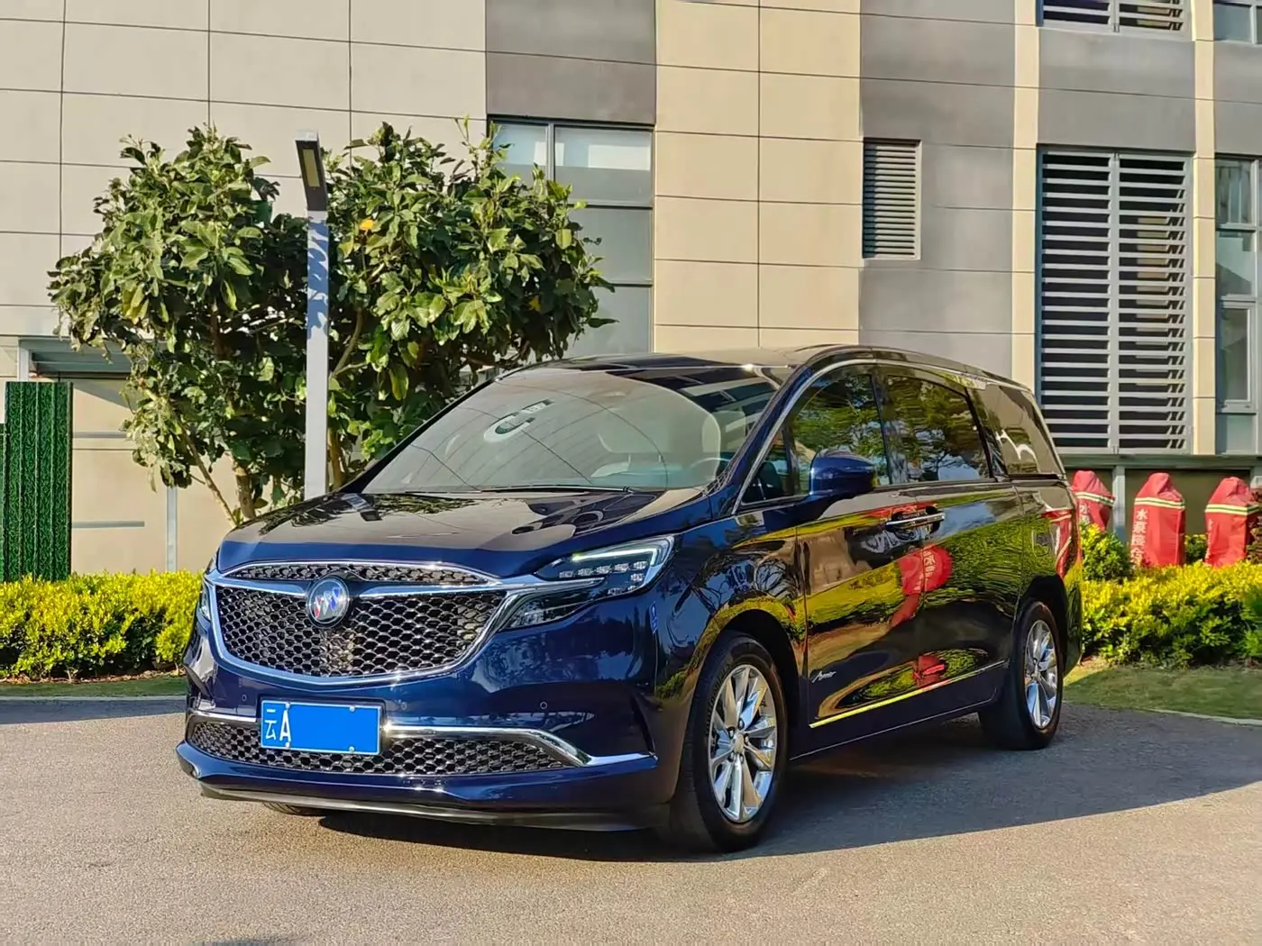 Buick GL8 2020 — Photo 1/20