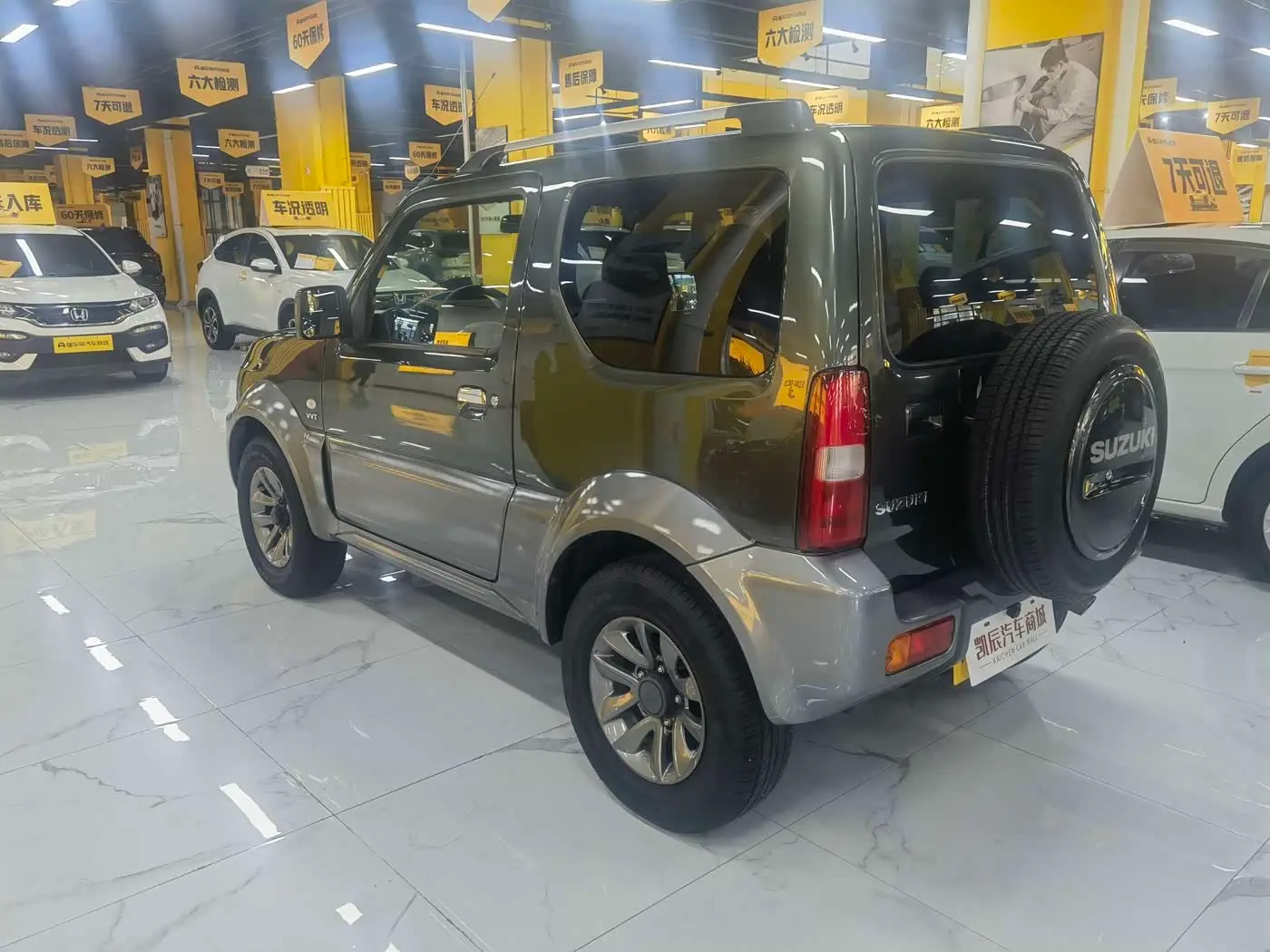 Suzuki Jimny 2018 — Фото 6/7