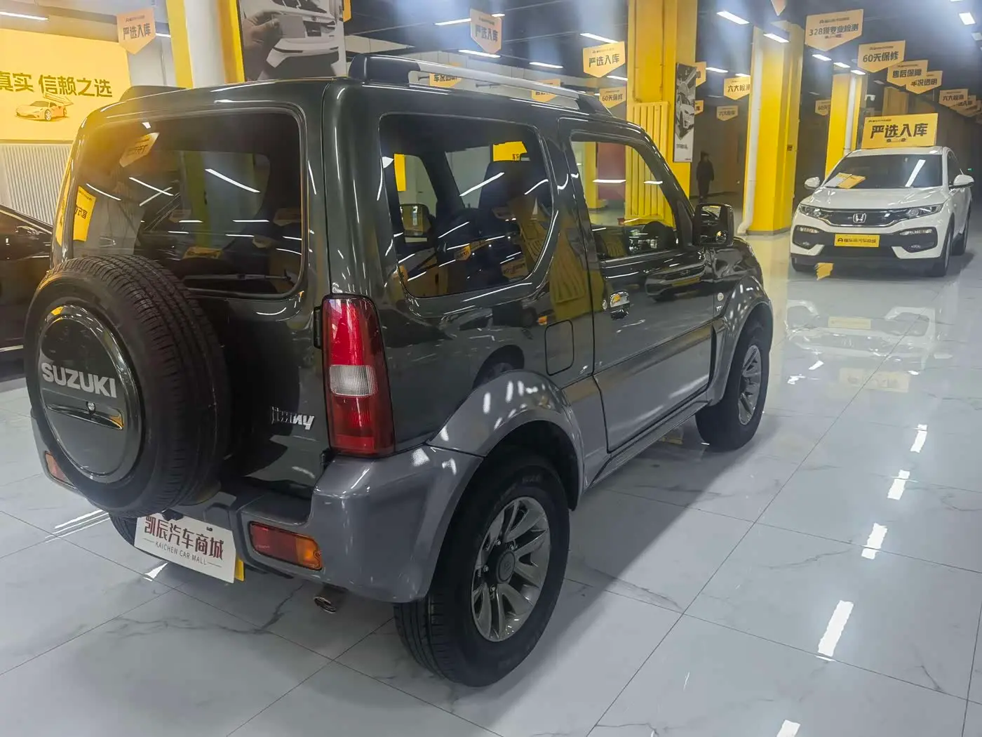Suzuki Jimny 2018 — Фото 5/7