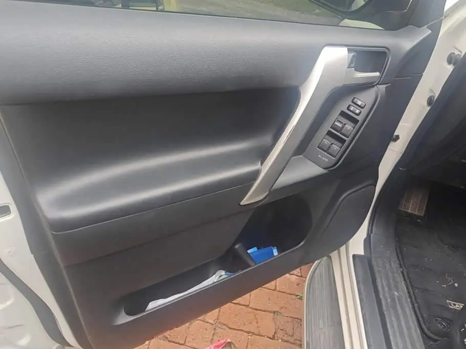 Toyota Prado 2018 — Photo 7/16