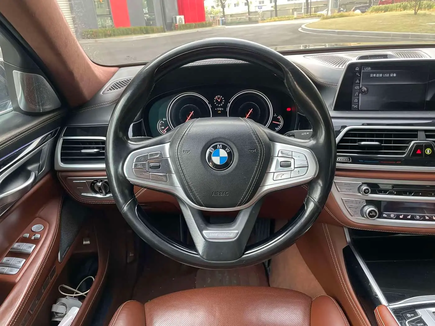 BMW 7 Series 2016 — Фото 12/16