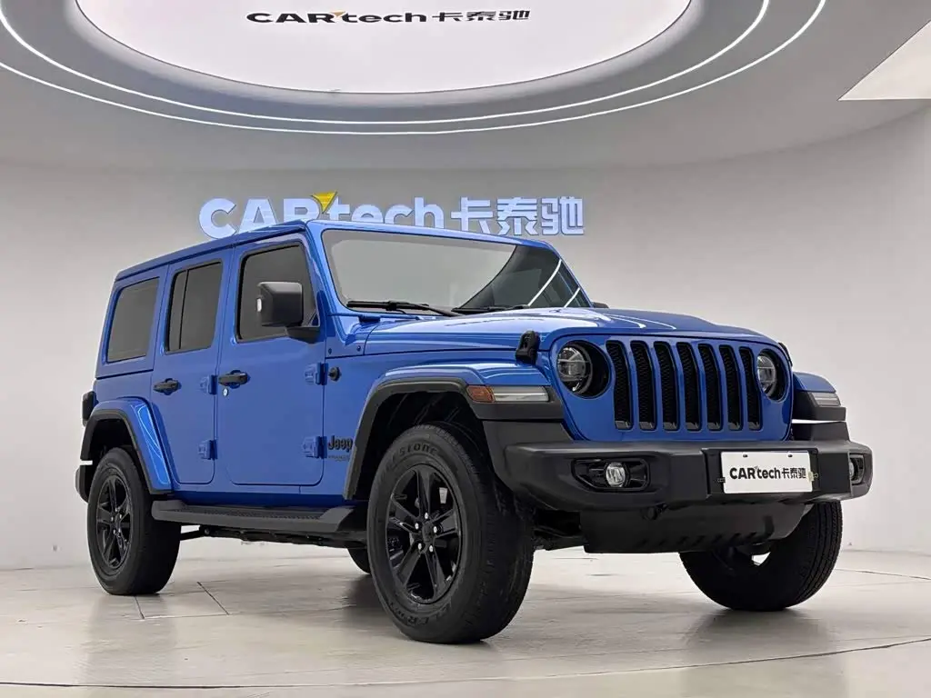 Jeep Wrangler 2023 — Фото 2/20