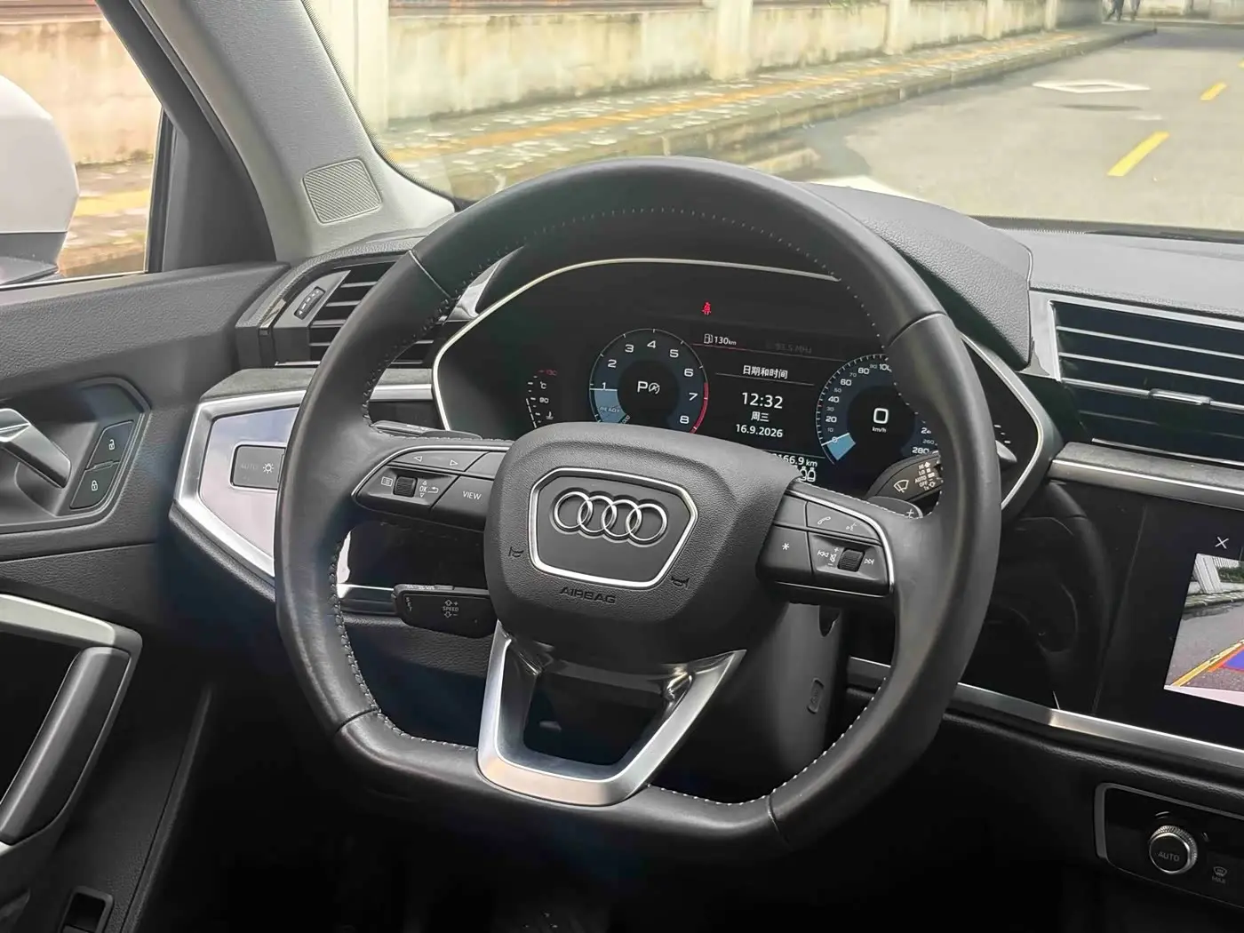Audi Q3 2021 — Photo 11/20