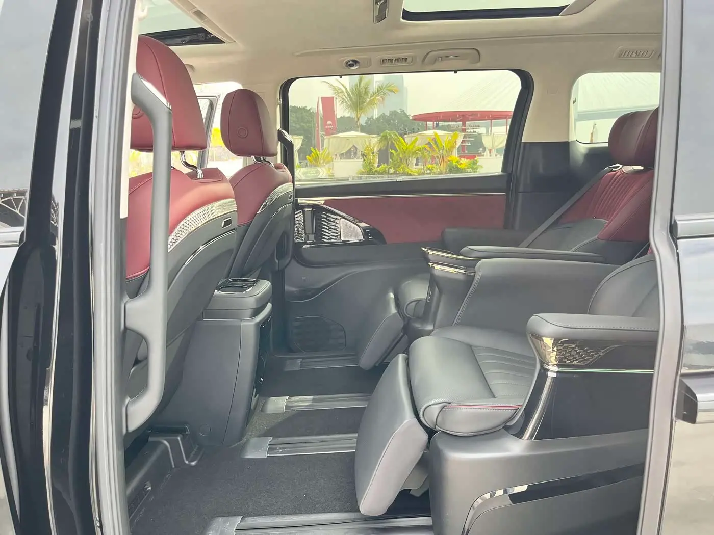 GAC Trumpchi Trumpchi E9 2024 — Şəkil 16/20