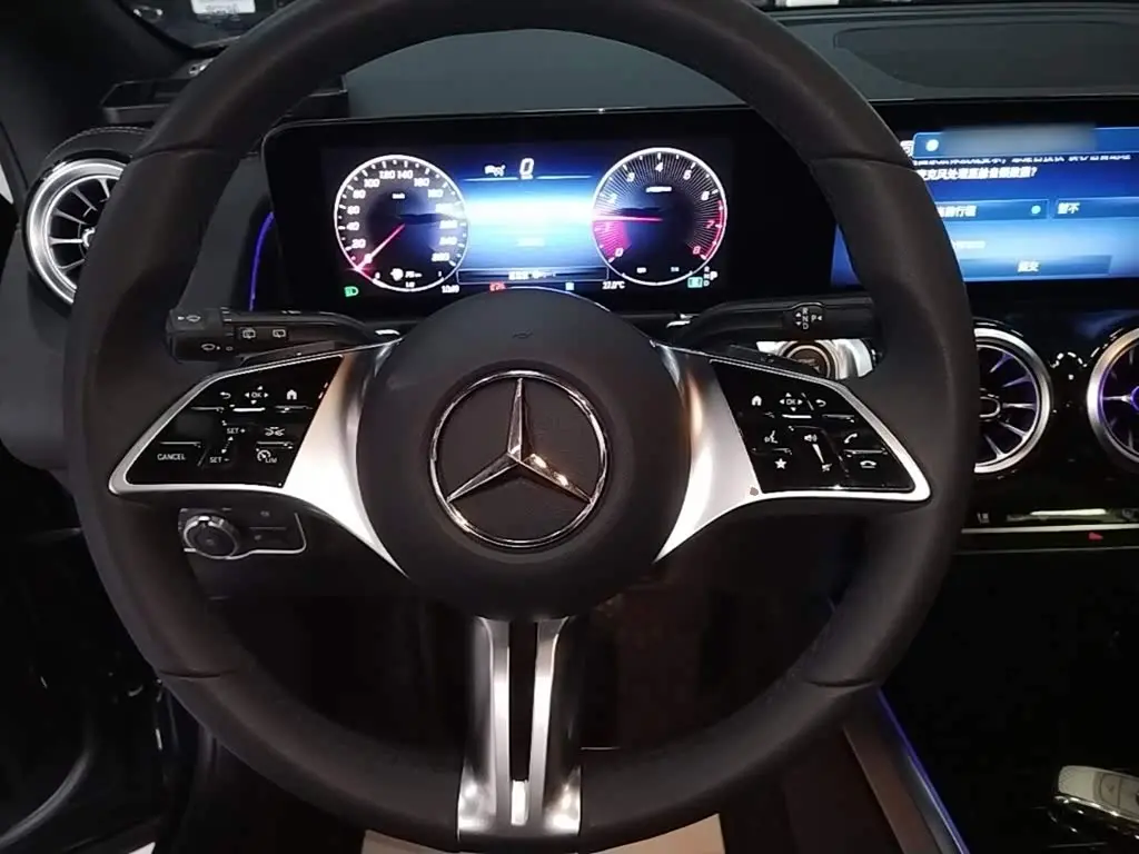 Mercedes-Benz GLB 2025 — Фото 11/20
