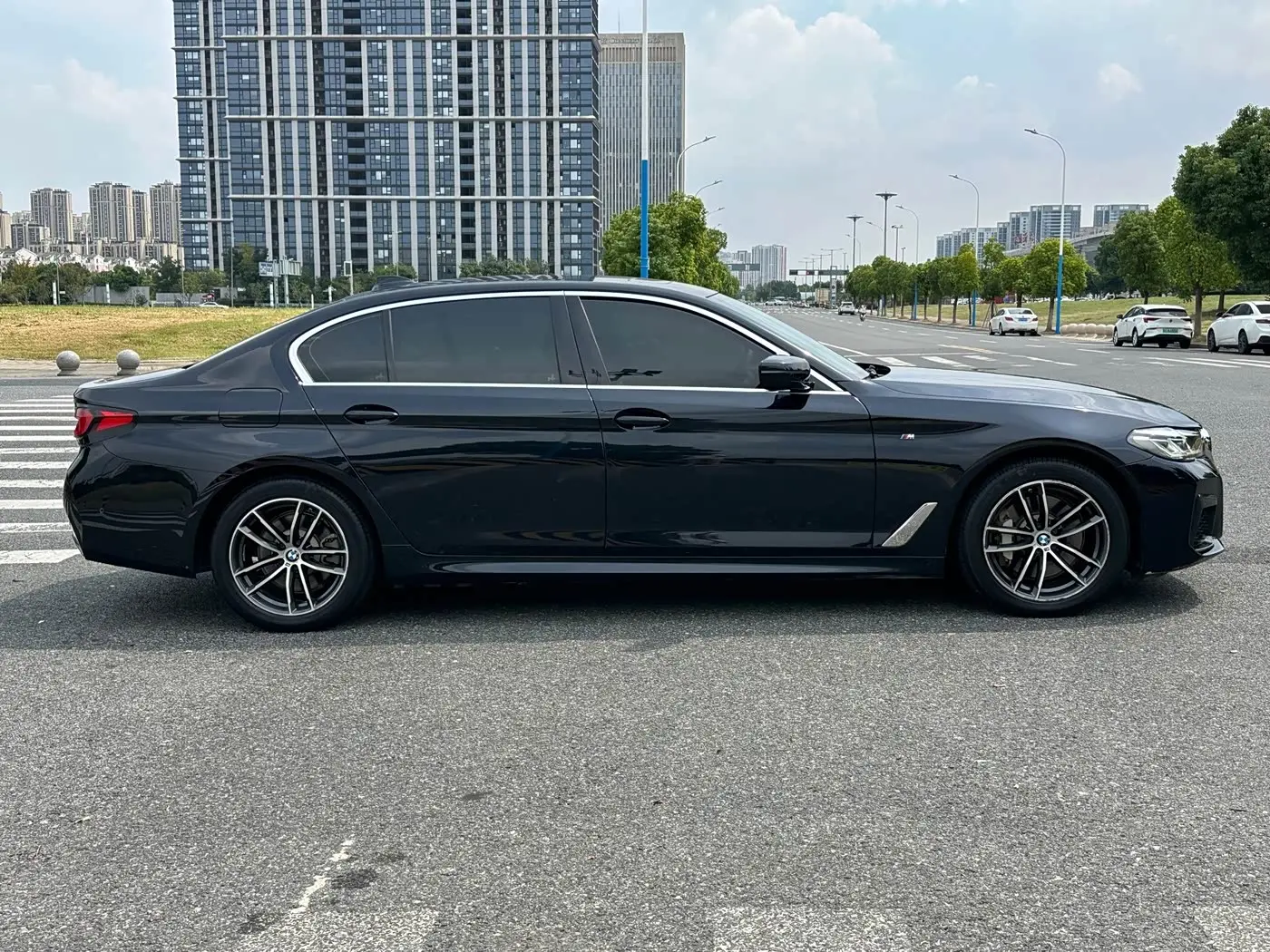 BMW 5 Series New Energy 2021 — Фото 4/20