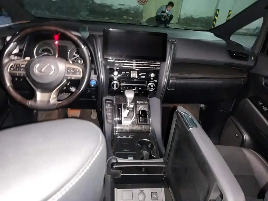 Lexus LM 2022 — Фото 12/16