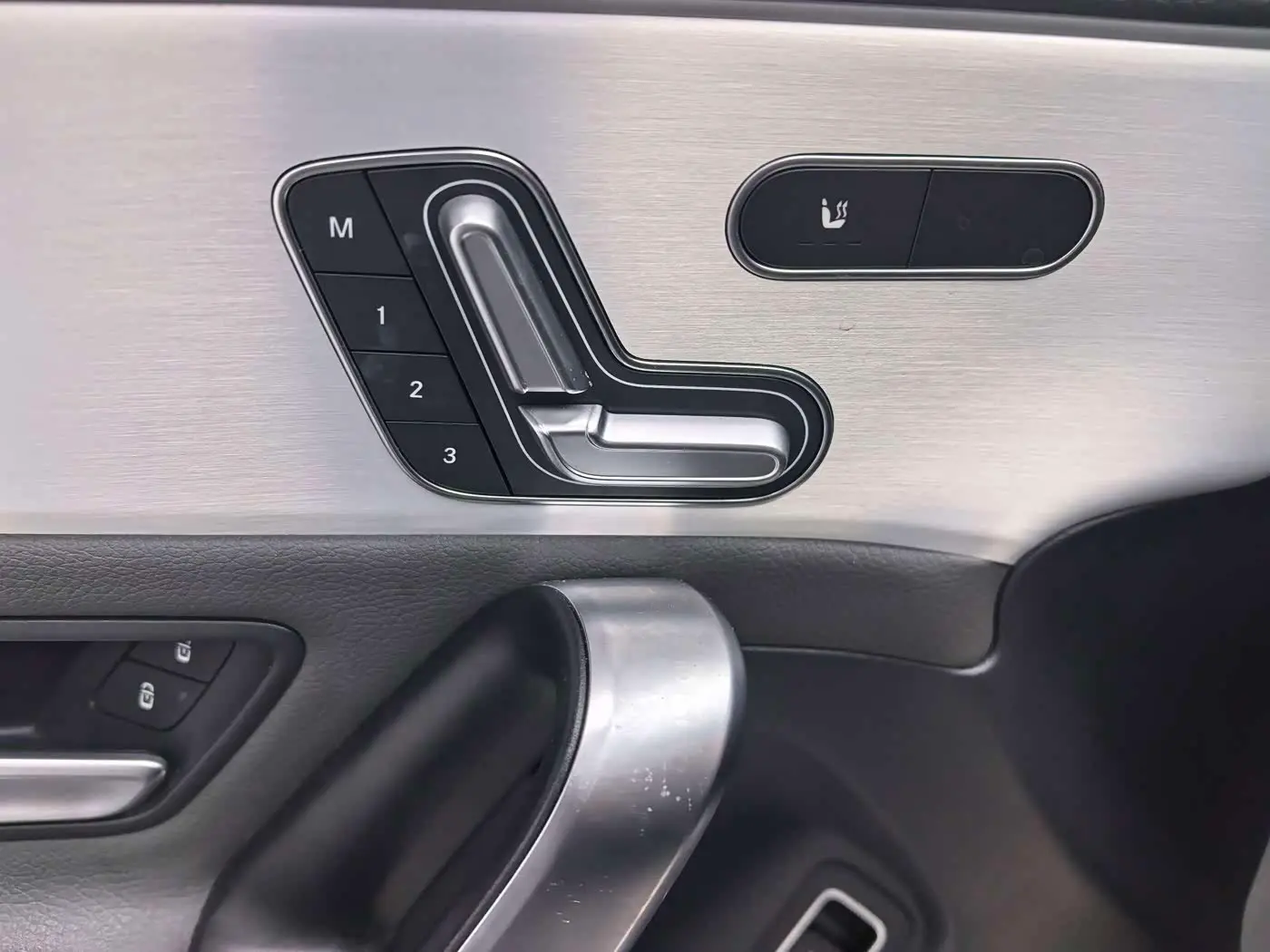 Mercedes-Benz CLA AMG 2024 — Фото 14/16